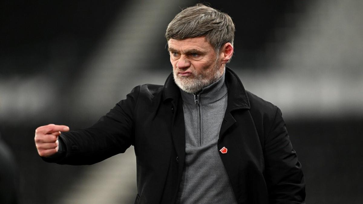 Bradford boss Graham Alexander